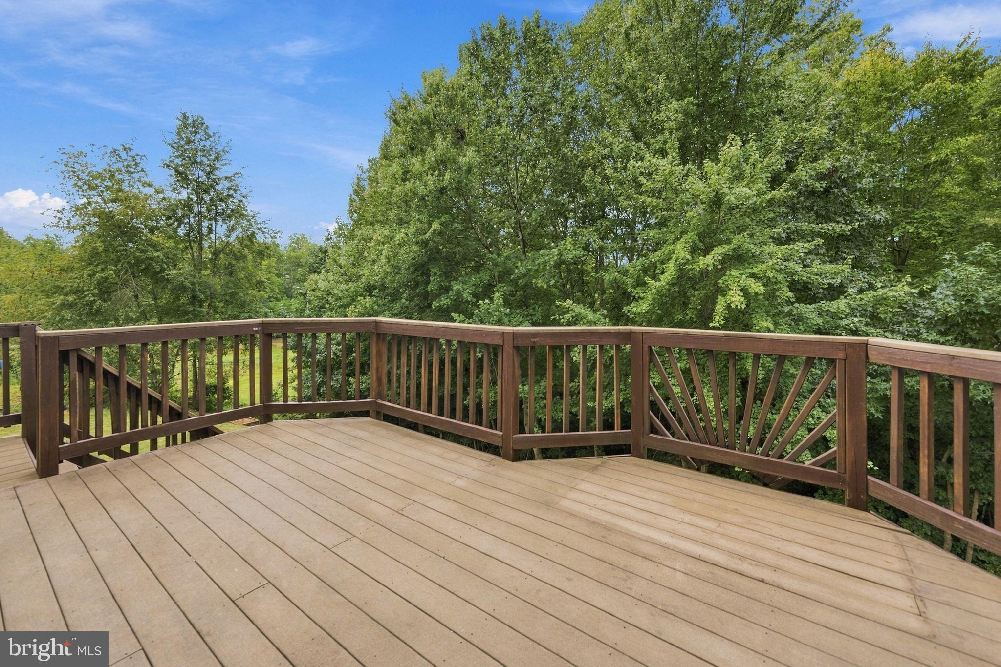 3 Gallery Road Stafford, VA 22554 - Photo 58 of 72 Recycled wood on floor and handrail boards