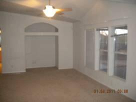 1048 East Maddock Road Phoenix, AZ 85086 - Photo 4 of 8 Family Room