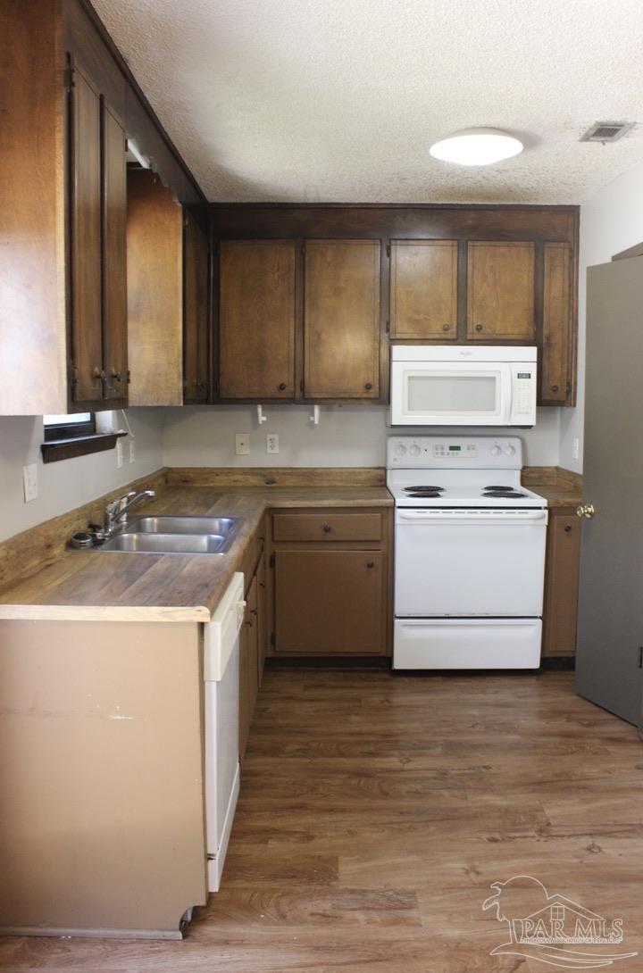 1460 Stanford Road Gulf Breeze, FL 32563 - Photo 12 of 45