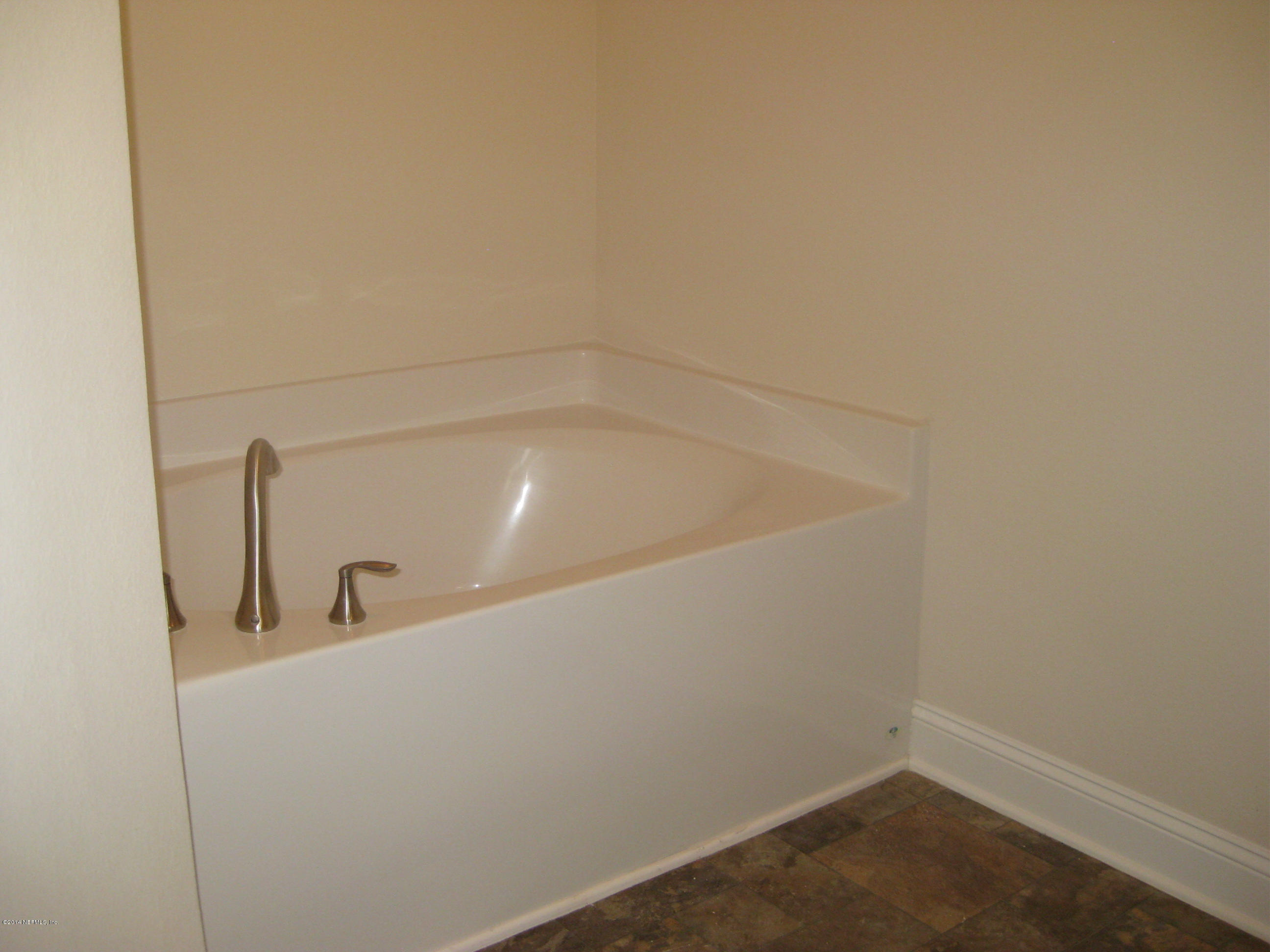5932 Round Table Road Jacksonville, FL 32254 - Photo 13 of 15 garden tub
