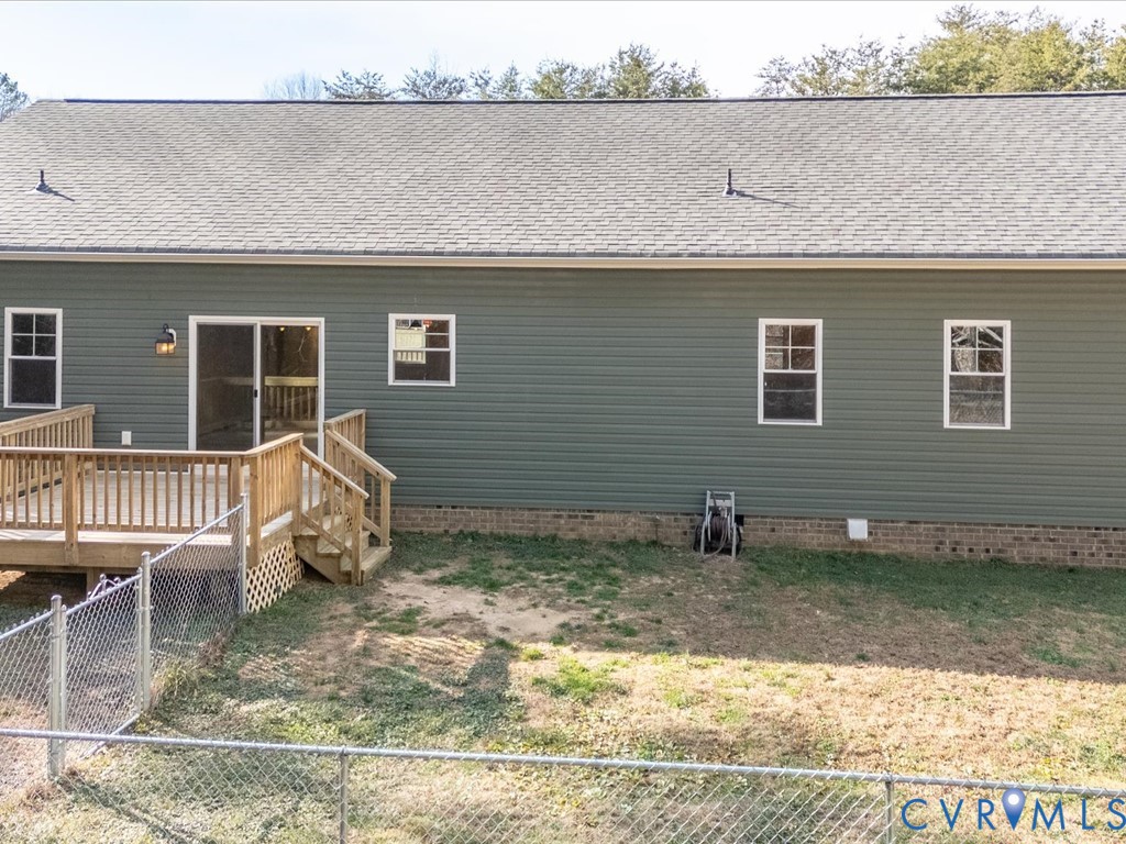 2806 Perkinsville Road Maidens, VA 23102 - Photo 29 of 38 a backyard of a house
