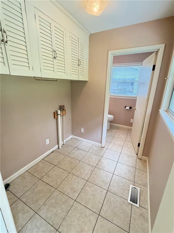 52 Lyons Drive Northwest Rome, GA 30165 - Photo 8 of 34 a view of a kitchen with furniture and a window