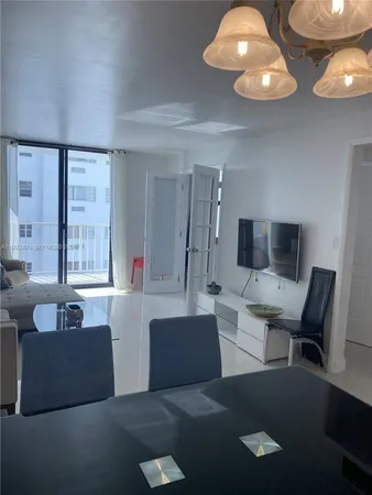 $4,200 | Millionaire's Row, Miami Beach, FL 33140