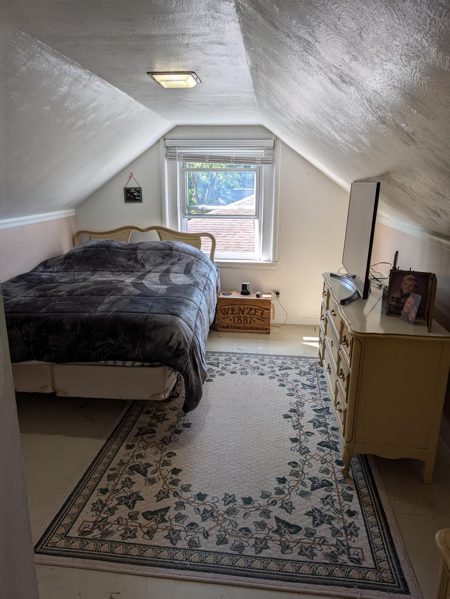 1872 Shettler Road Muskegon, MI 49444 - Photo 23 of 26 upper bedroom