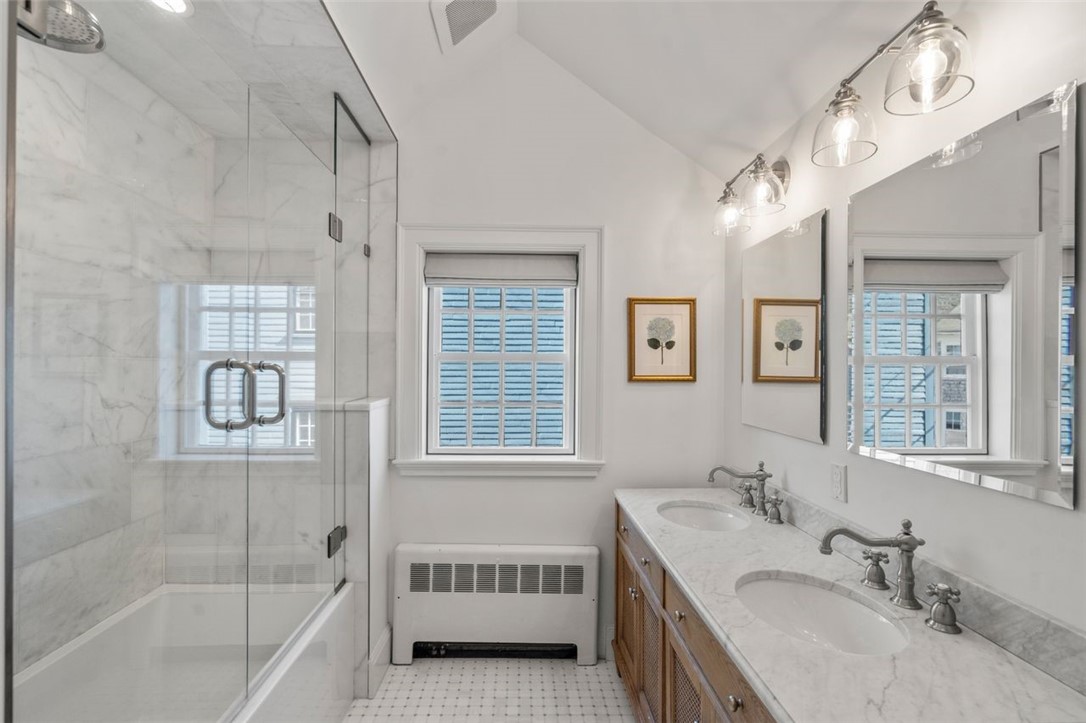 30 Thames Street Newport, RI 02840 - Photo 26 of 47