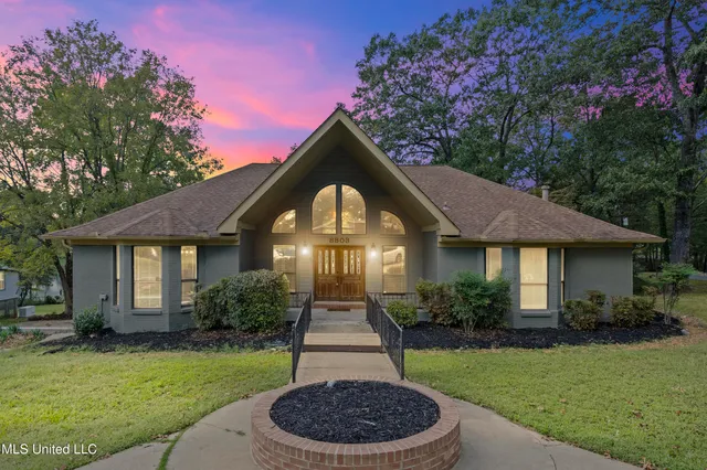 $359,900 | 8803 Howling Fox Cove, Hernando, MS 38632