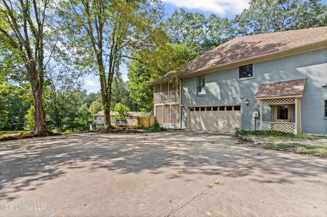 $359,900 | 8803 Howling Fox Cove, Hernando, MS 38632