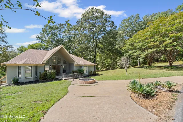 $359,900 | 8803 Howling Fox Cove, Hernando, MS 38632