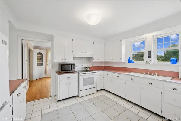 $3,900 | 4900 Depot Lane, Cutchogue, NY 11935