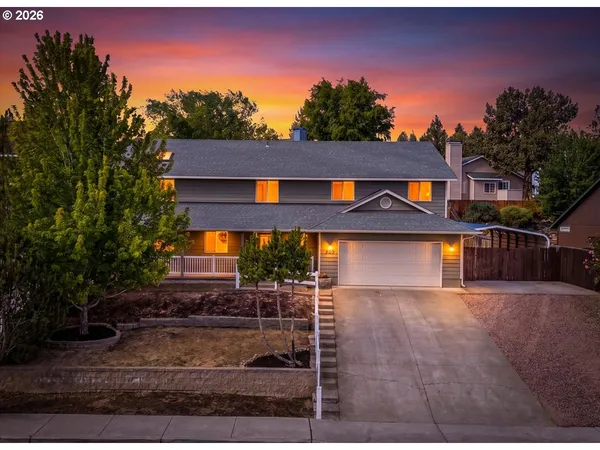 $550,000 | 2439 Southwest 33rd Street, Redmond, OR 97756