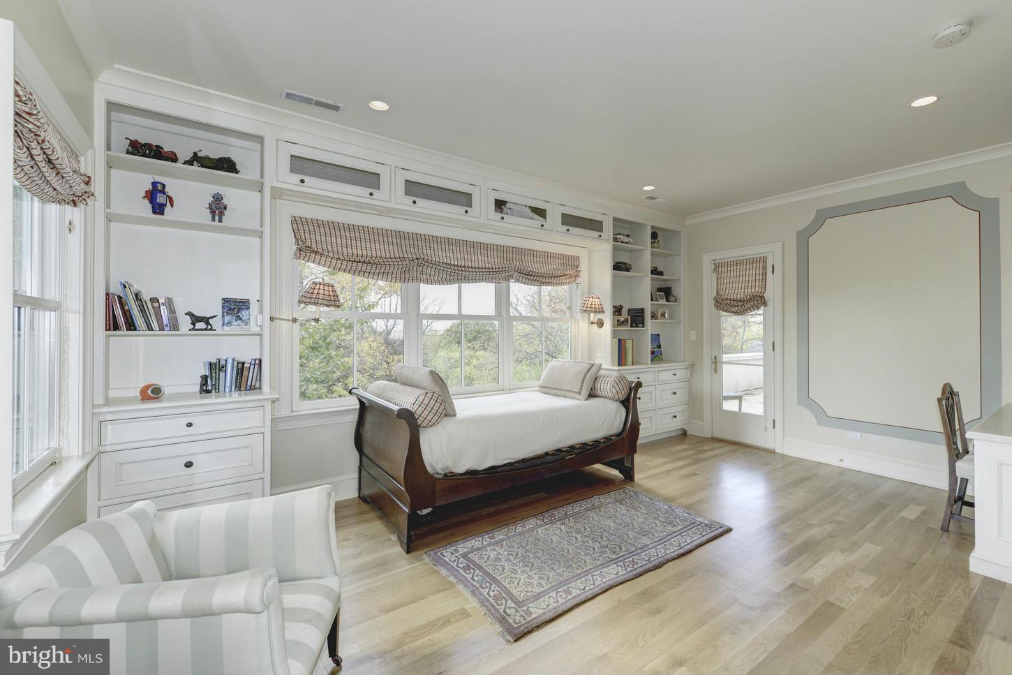 2962 Chain Bridge Road Northwest Washington, DC 20016 - Photo 9 of 14 TWO CLOSETS, DOOR TO SUNDECK, EN SUITE BATH
