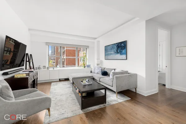 $1,950,000 | 360 East 72nd Street, Unit A1002 | Lenox Hill