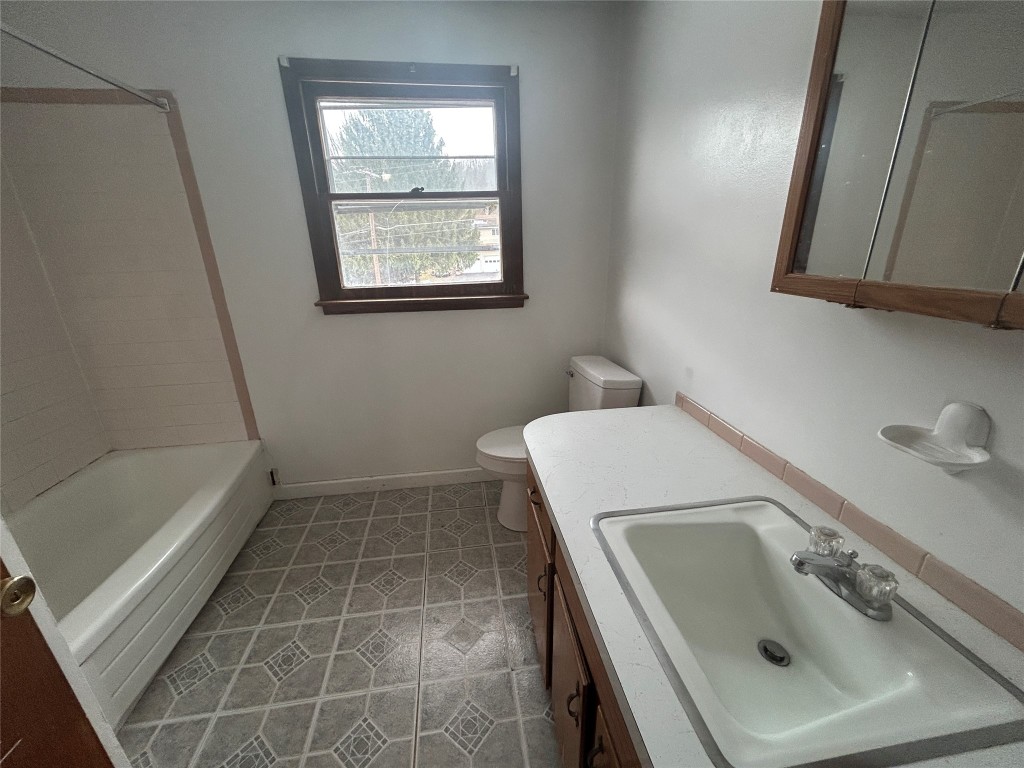 136-138 Meeker Road Vestal, NY 13850 - Photo 10 of 11 Gallery Image 10