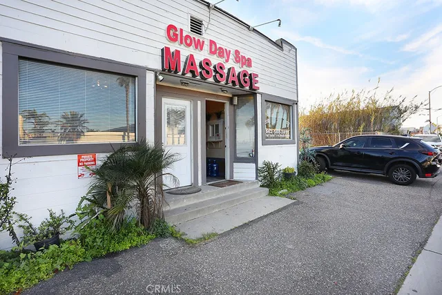 $2,990,000 | 17181 Pacific Coast Highway, Sunset Beach, CA 90742