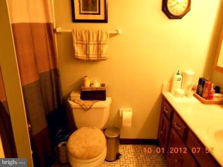 4777 Kelly Road Woodbridge, VA 22193 - Photo 2 of 23 Master Bedroom Full Bath