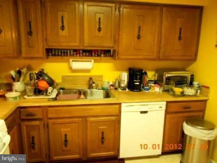 4777 Kelly Road Woodbridge, VA 22193 - Photo 20 of 23 Kitchen