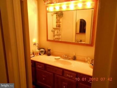 4777 Kelly Road Woodbridge, VA 22193 - Photo 7 of 23 UL Full Bath