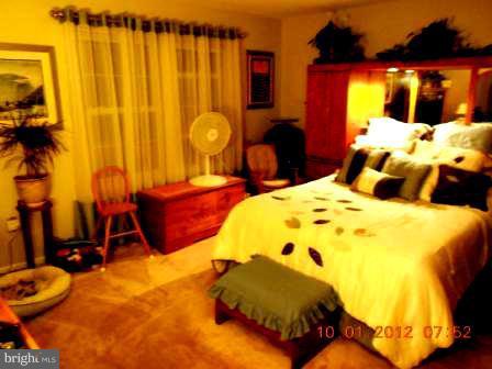 4777 Kelly Road Woodbridge, VA 22193 - Photo 10 of 23 Main Level Master Bedroom