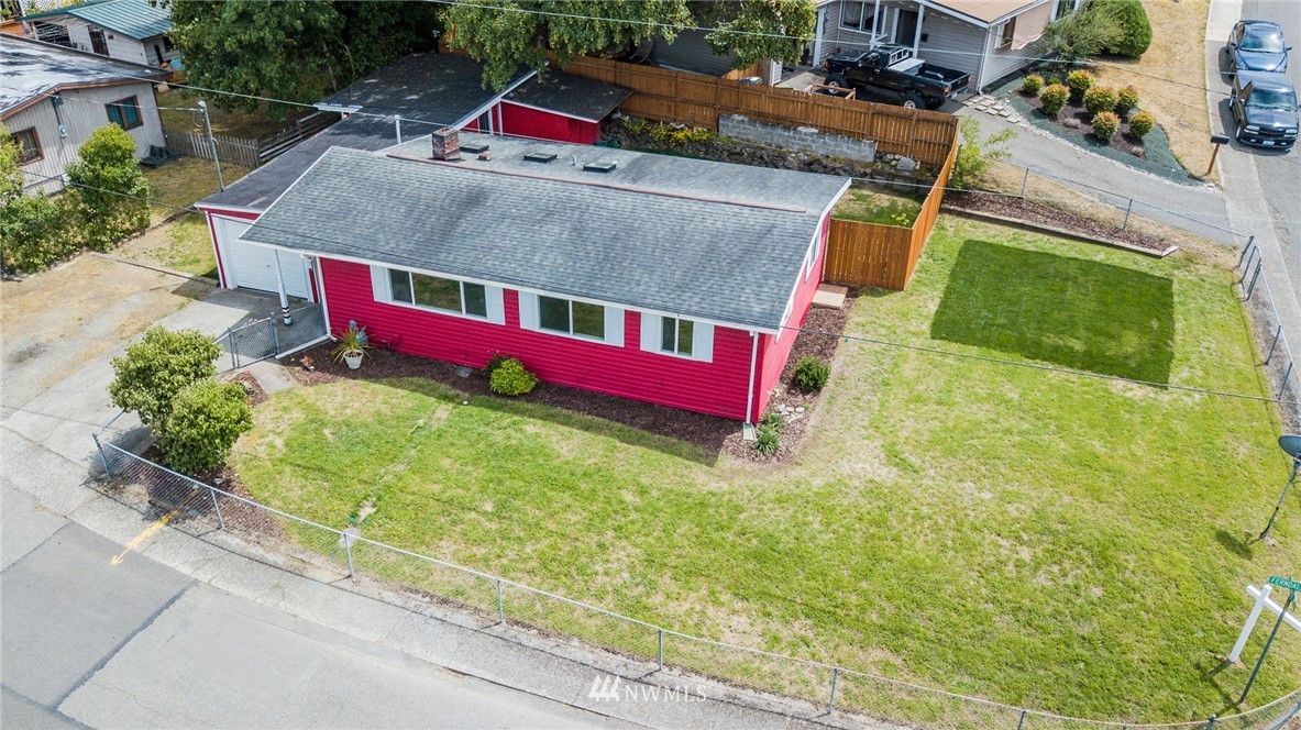 634 Ferndale Place Northeast Renton, WA 98056 - Photo 3 of 25 a view of an outdoor space