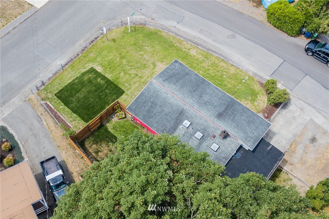 634 Ferndale Place Northeast Renton, WA 98056 - Photo 23 of 25 an aerial view of a house