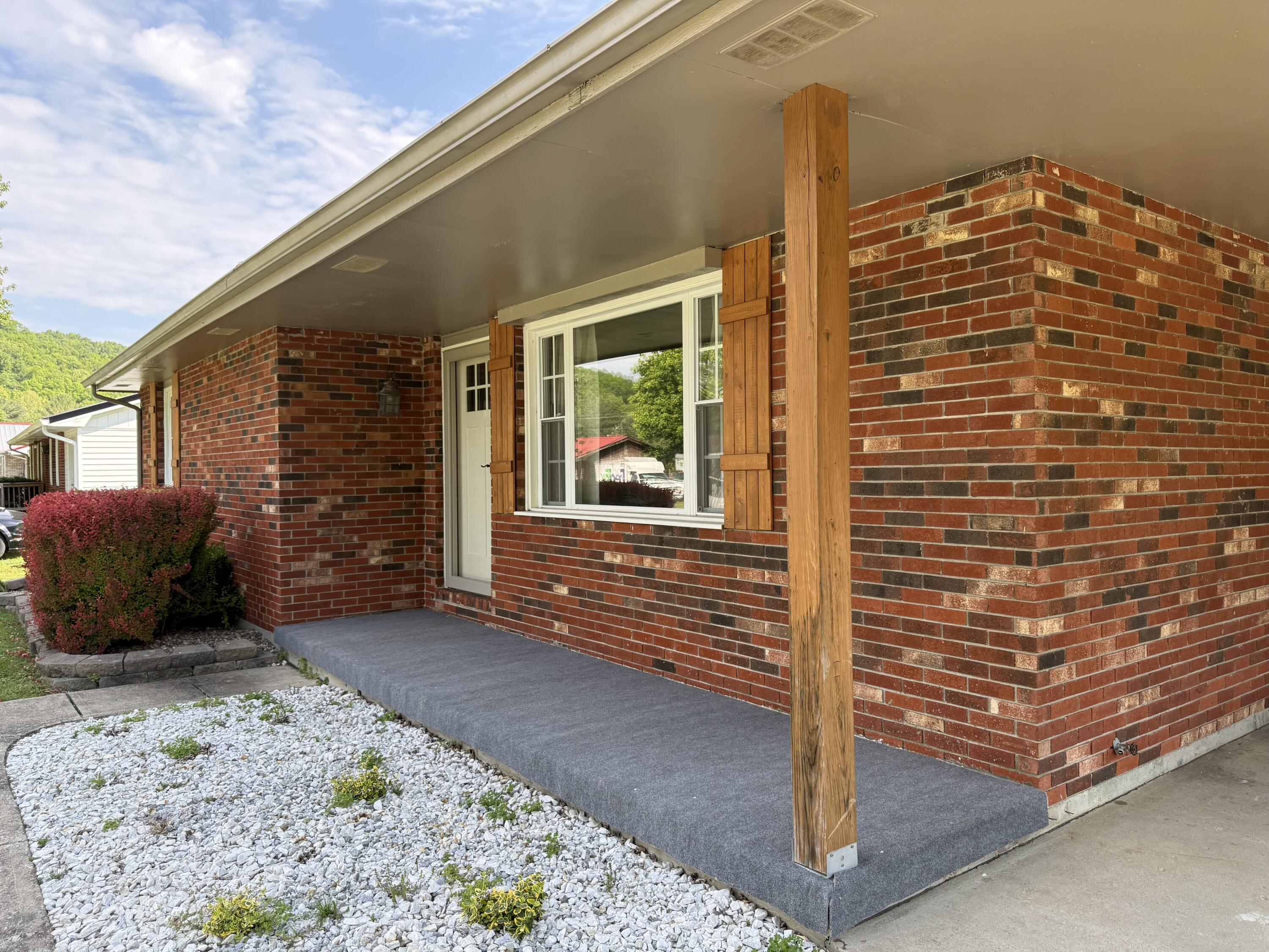 152 Roxanne Street Clearfield, KY 40313 - Photo 2 of 35 IMG_0006