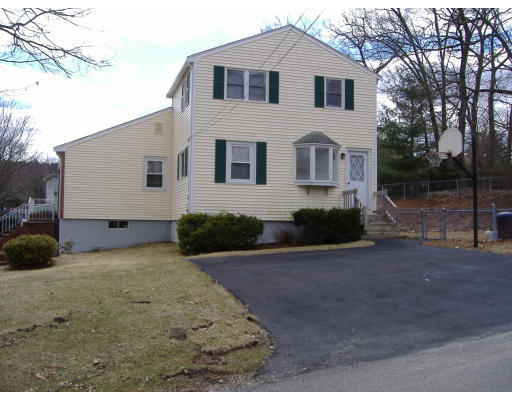 5 Waverly Road Woburn, MA 01801 - Photo 2 of 28 Gallery Image 2