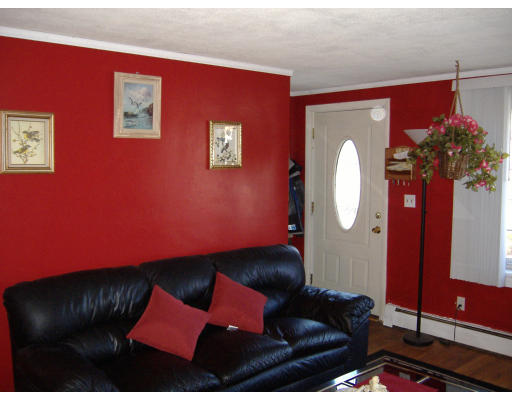 5 Waverly Road Woburn, MA 01801 - Photo 3 of 28 Gallery Image 3