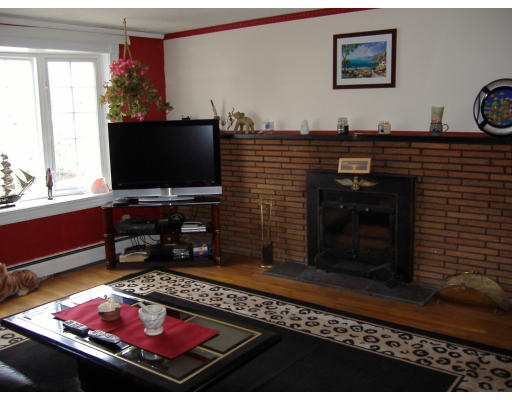 5 Waverly Road Woburn, MA 01801 - Photo 4 of 28 Gallery Image 4