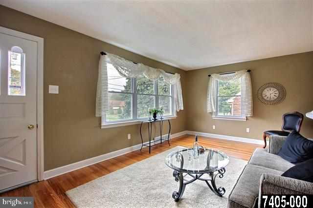 471 Locust Grove Road York, PA 17402 - Photo 3 of 24 Gallery Image 3