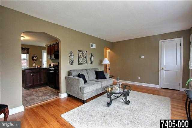 471 Locust Grove Road York, PA 17402 - Photo 5 of 24 Gallery Image 5
