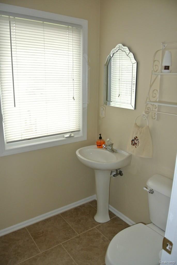 65781 Haven Ridge Road New Haven, MI 48050 - Photo 9 of 11 Haven Ridge Bathroom.jpg