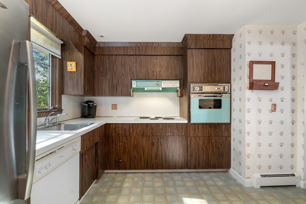 32 Oak Ridge Circle Lynn, MA 01904 - Photo 14 of 37 Gallery Image 14