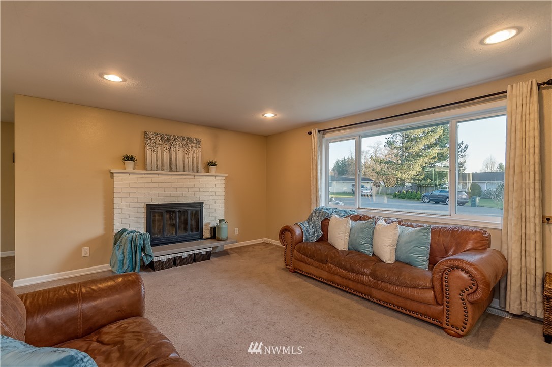 738 East Buena Road Lynden, WA 98264 - Photo 5 of 40