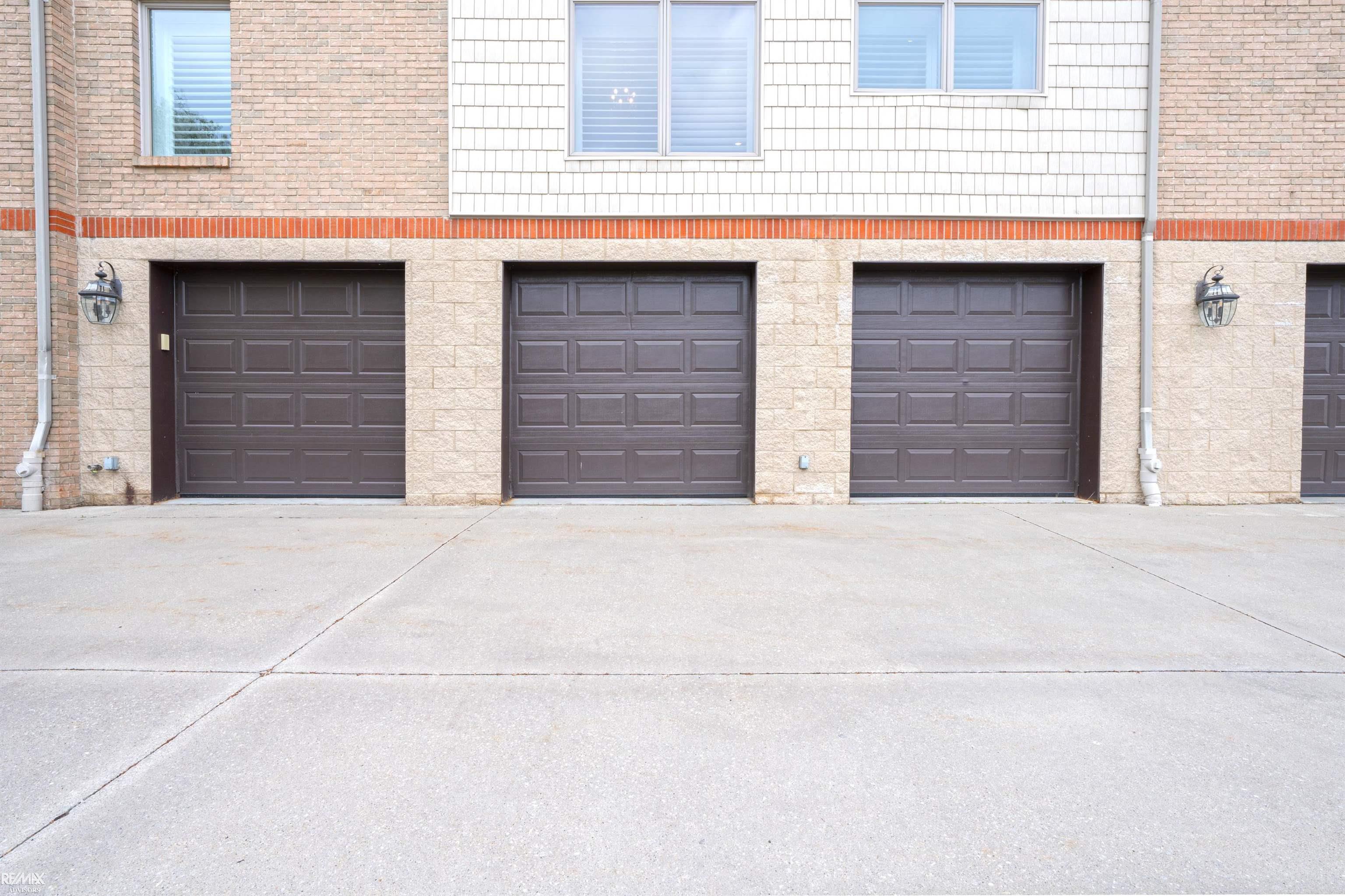 32172 North River Road, Unit 17 Harrison Township, MI 48045 - Photo 12 of 74