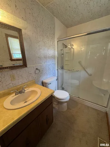 $249,000 | 120 Southwest Drive, Harrisburg, IL 62946