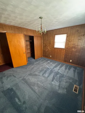 $249,000 | 120 Southwest Drive, Harrisburg, IL 62946