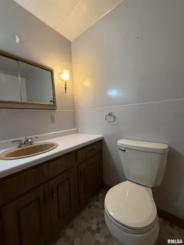 $249,000 | 120 Southwest Drive, Harrisburg, IL 62946