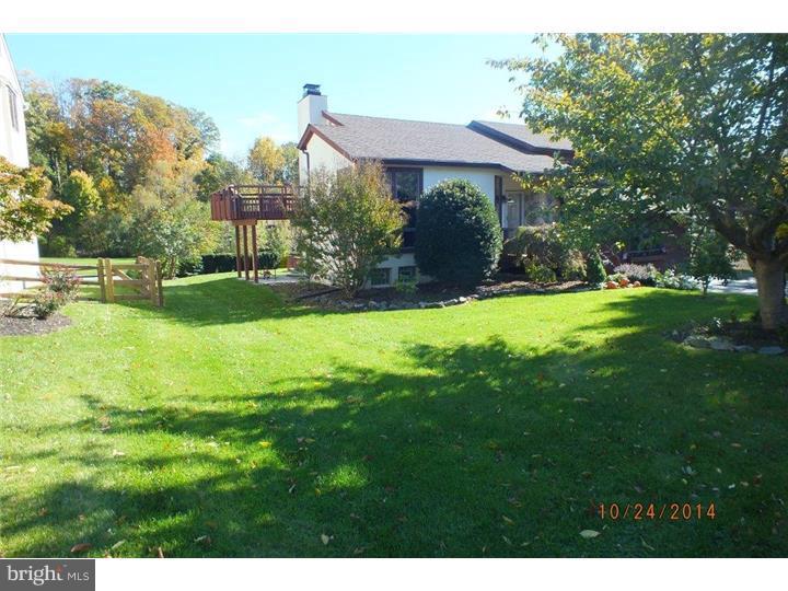 507 Flora Circle Springfield, PA 19064 - Photo 1 of 25 Exterior Front