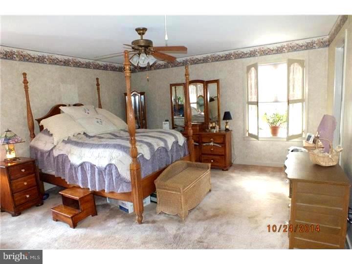 507 Flora Circle Springfield, PA 19064 - Photo 17 of 25 Master Bedroom