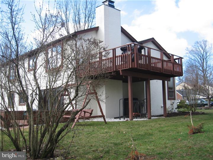 507 Flora Circle Springfield, PA 19064 - Photo 22 of 25 Exterior Side