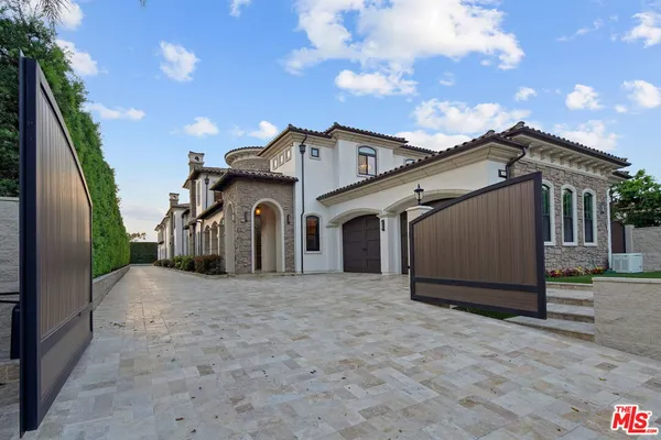 $14,995,000 | 20101 1/2 Southwest Cypress Street, Newport Beach, CA 92660
