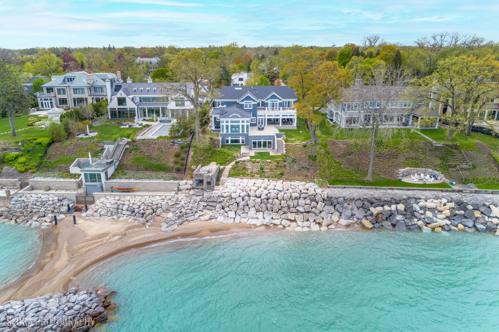 139 Sheridan Road Winnetka, IL 60093 - Photo 49 of 51 an aerial view of residential houses with outdoor space and river