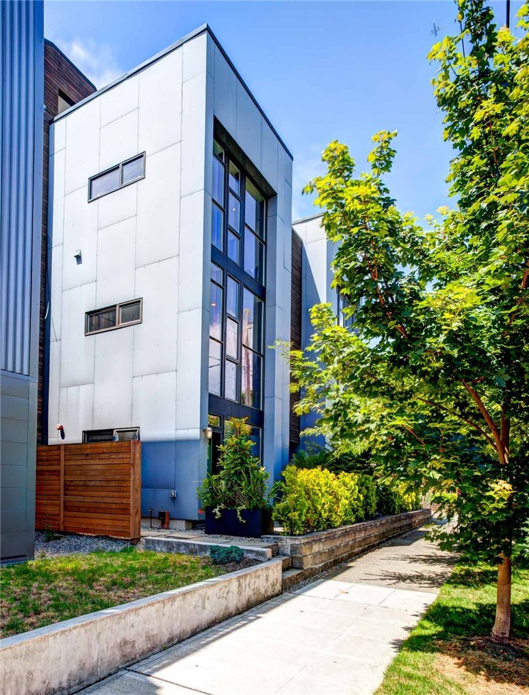 1319 South State Street Seattle, WA 98144 - Photo 1 of 23 Gallery Image 1