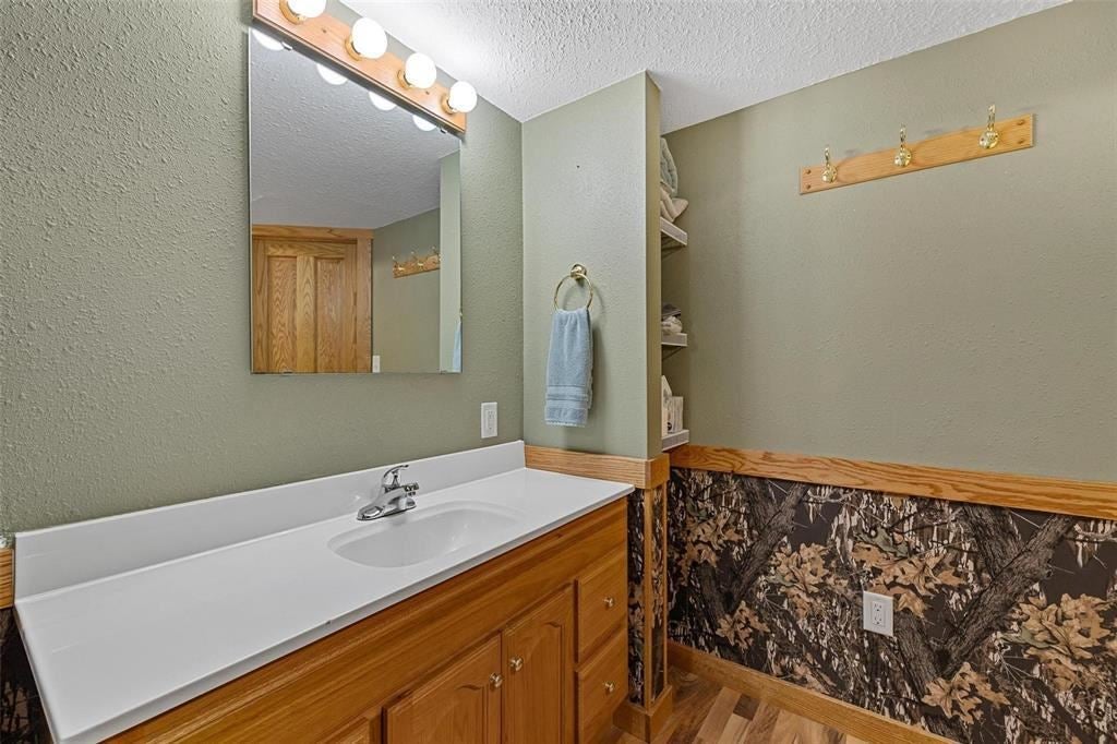 3670 Matsell Park Road Central City, IA 52214 - Photo 29 of 48 Gallery Image 29