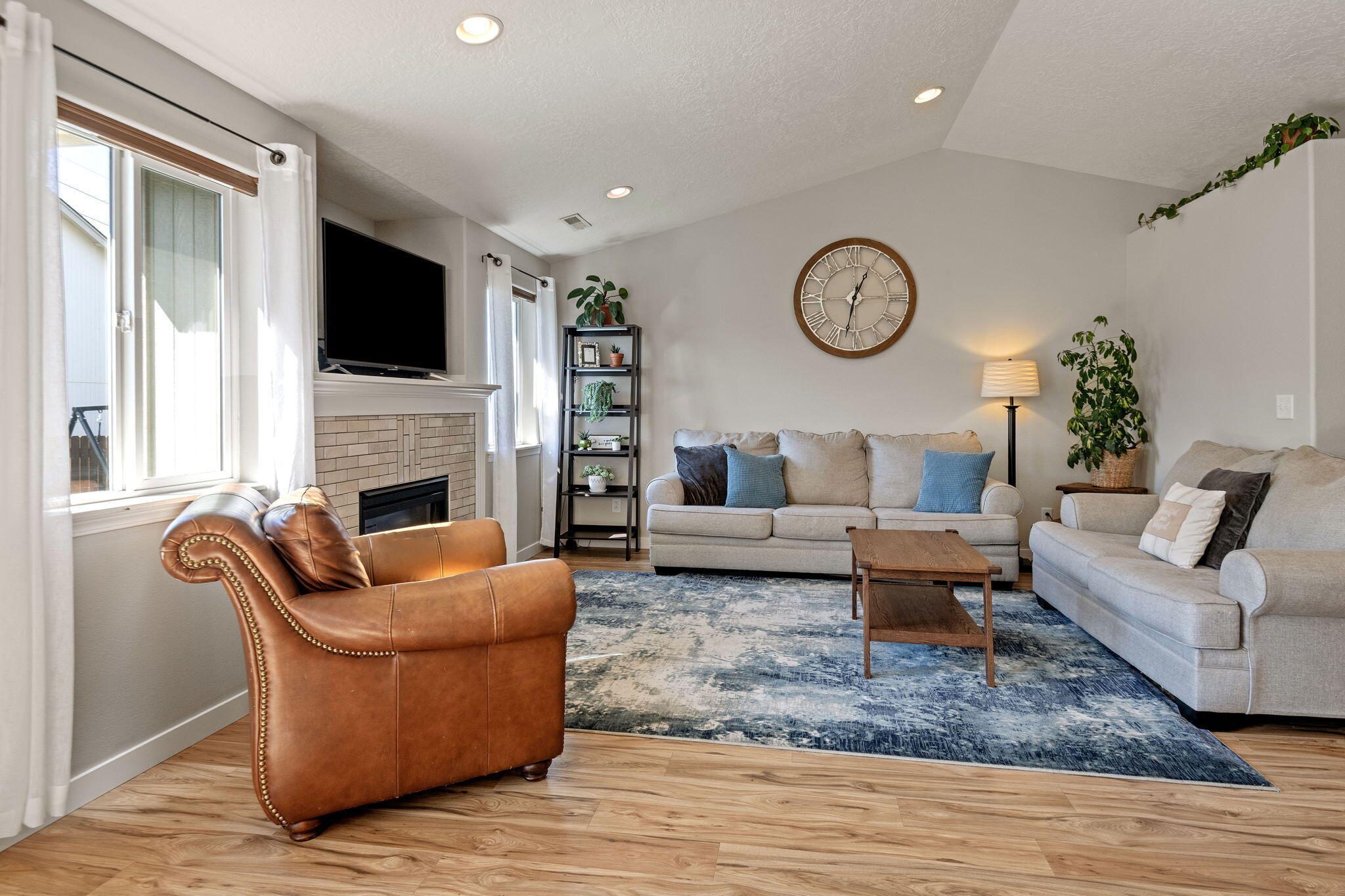 321 Southwest Antler Ridge Lane Redmond, OR 97756 - Photo 6 of 27