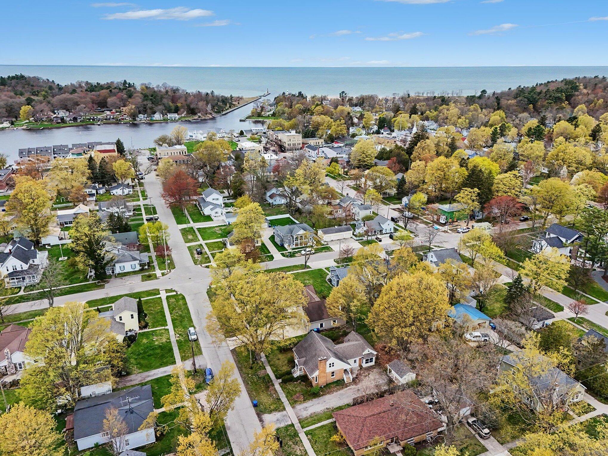 258 3rd Street Pentwater, MI 49449 - Photo 46 of 50 Great Location