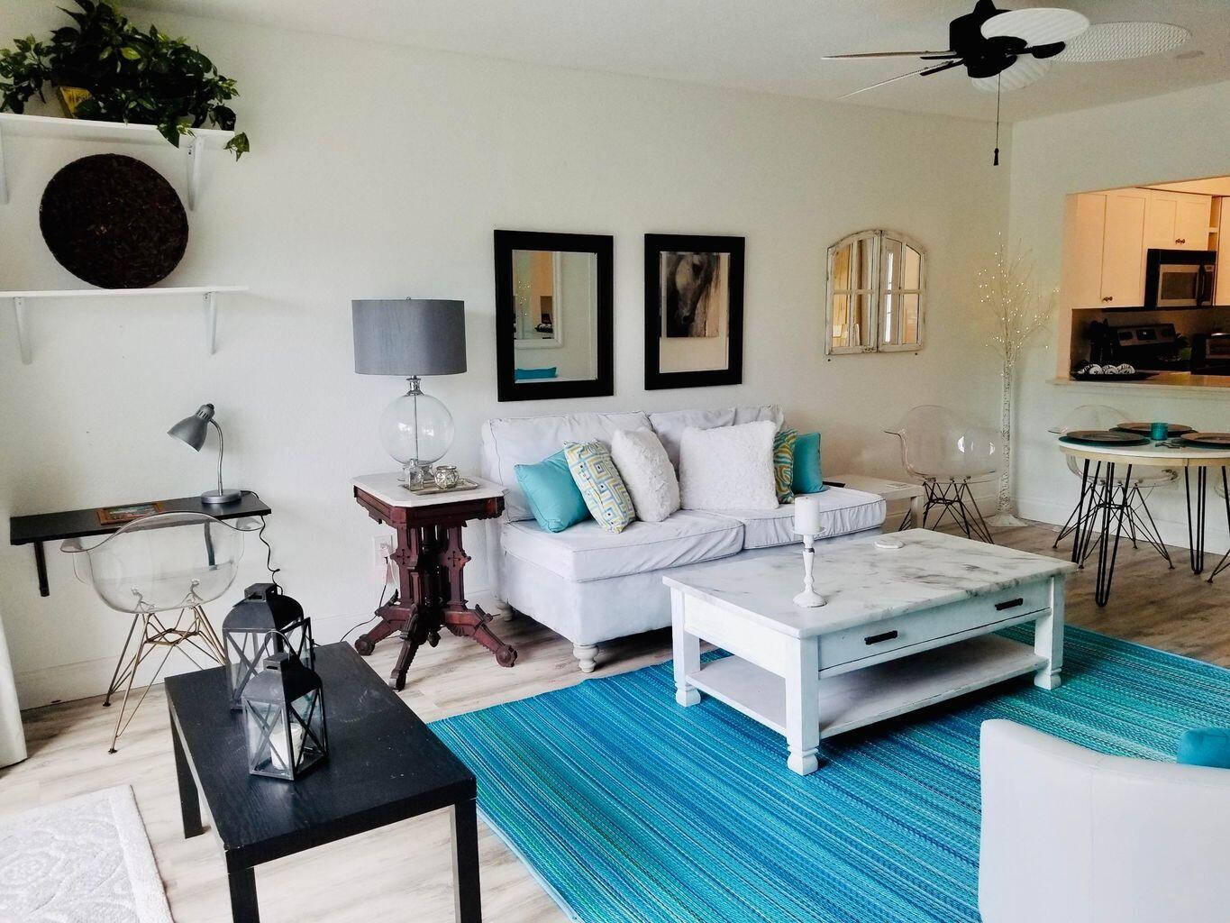 3139 Southeast Indian Street, Unit 7 Stuart, FL 34997 - Photo 2 of 18 Living Area