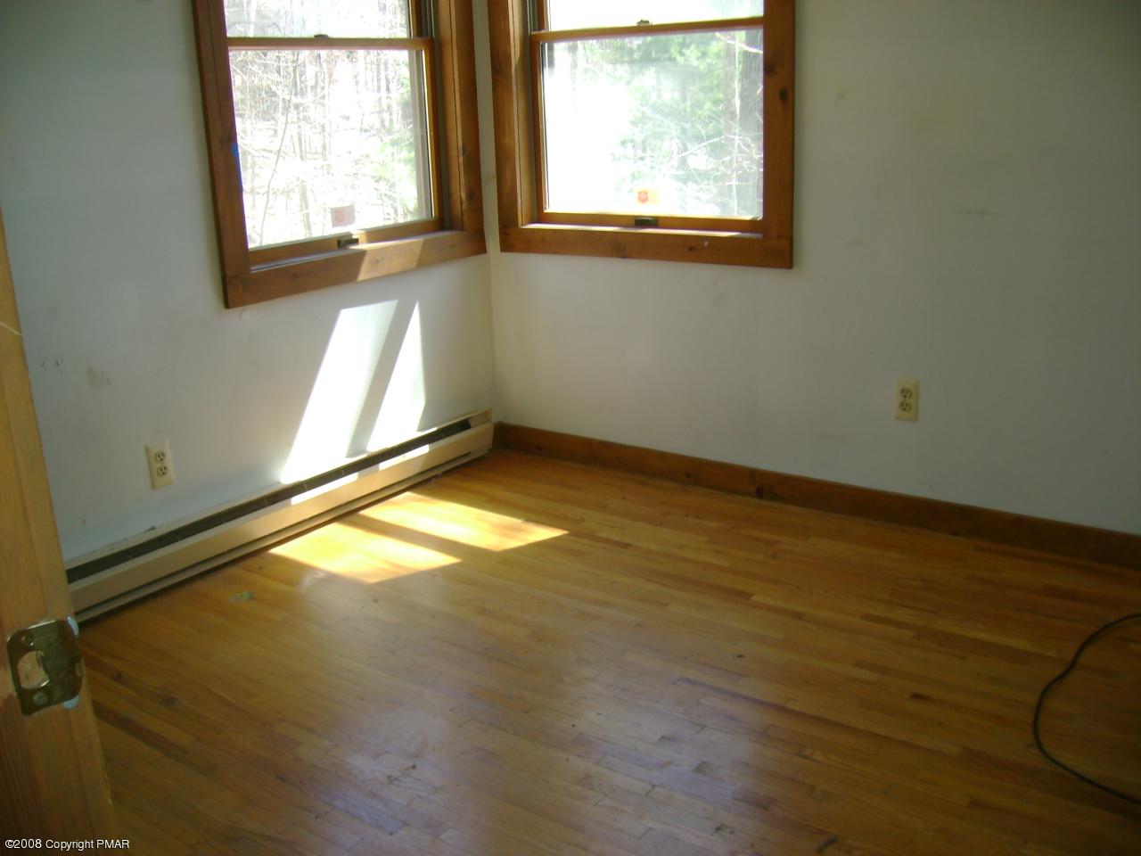 1213 Winchester Way Bushkill, PA 18324 - Photo 6 of 9 Bedroom