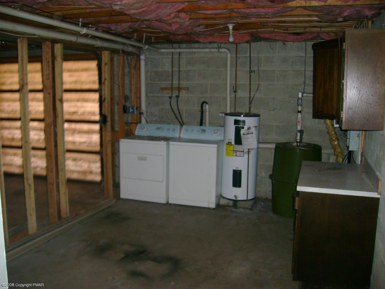 1213 Winchester Way Bushkill, PA 18324 - Photo 9 of 9 Basement