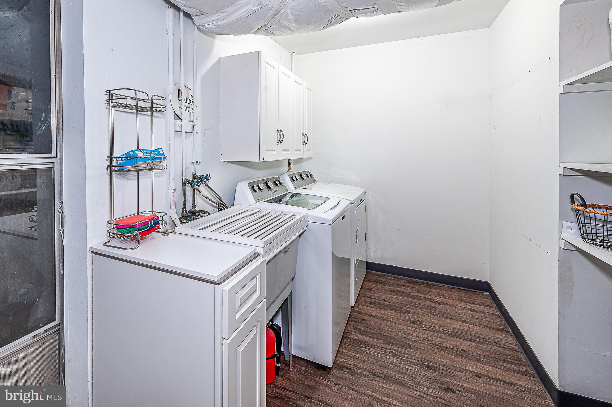 102 Brookdale Place Clementon, NJ 08021 - Photo 22 of 25 a bathroom with a sink and a mirror